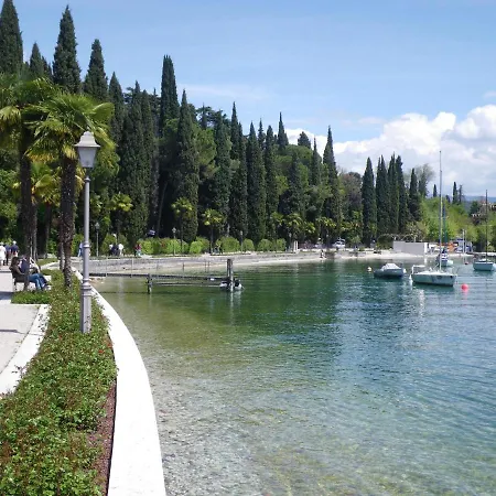 דירה Garda Lake And Swimming Pool *
