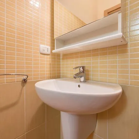 דירה Garda Lake And Swimming Pool גארדה
